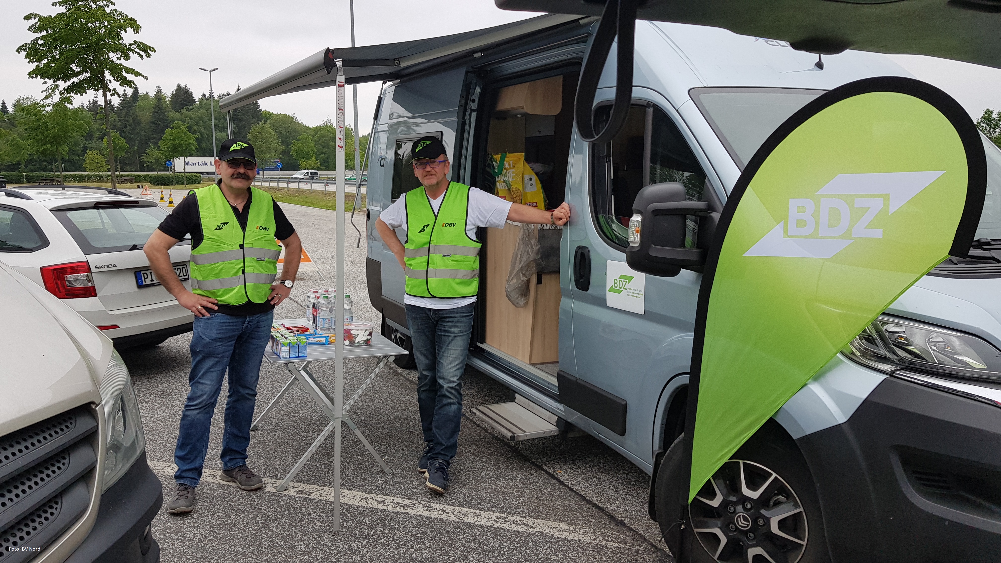 Mehr über den Artikel erfahren Großkontrolle auf einem Rastplatz an der A7 bei Neumünster