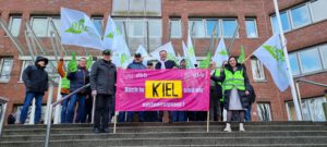 Mehr über den Artikel erfahren <strong>Aktionstag zur Einkommensrunde Bund und Kommunen 2023 in Kiel</strong>